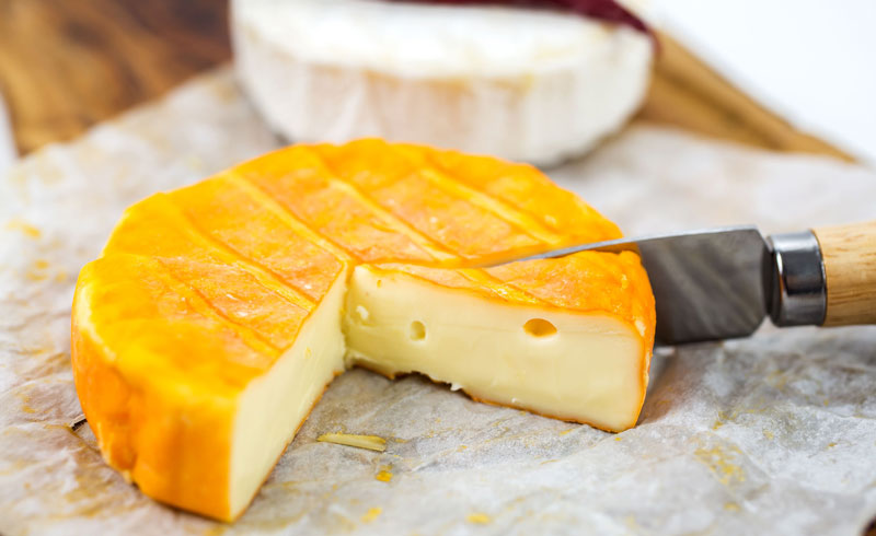 Bạn nên ăn phô mai với mức độ vừa phải, tránh ăn quá nhiều Bạn nên ăn phô mai với mức độ vừa phải, tránh ăn quá nhiều